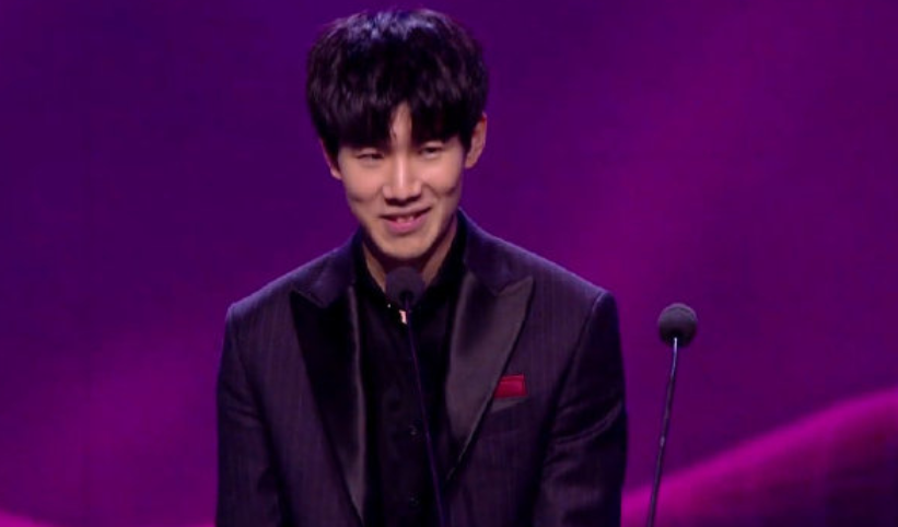 与队友击掌 与队友击掌