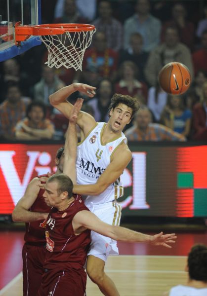 63018